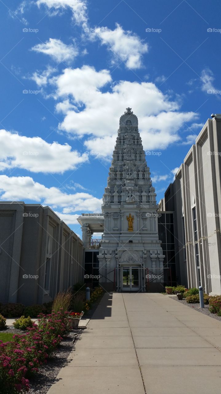 view of the side of the temple