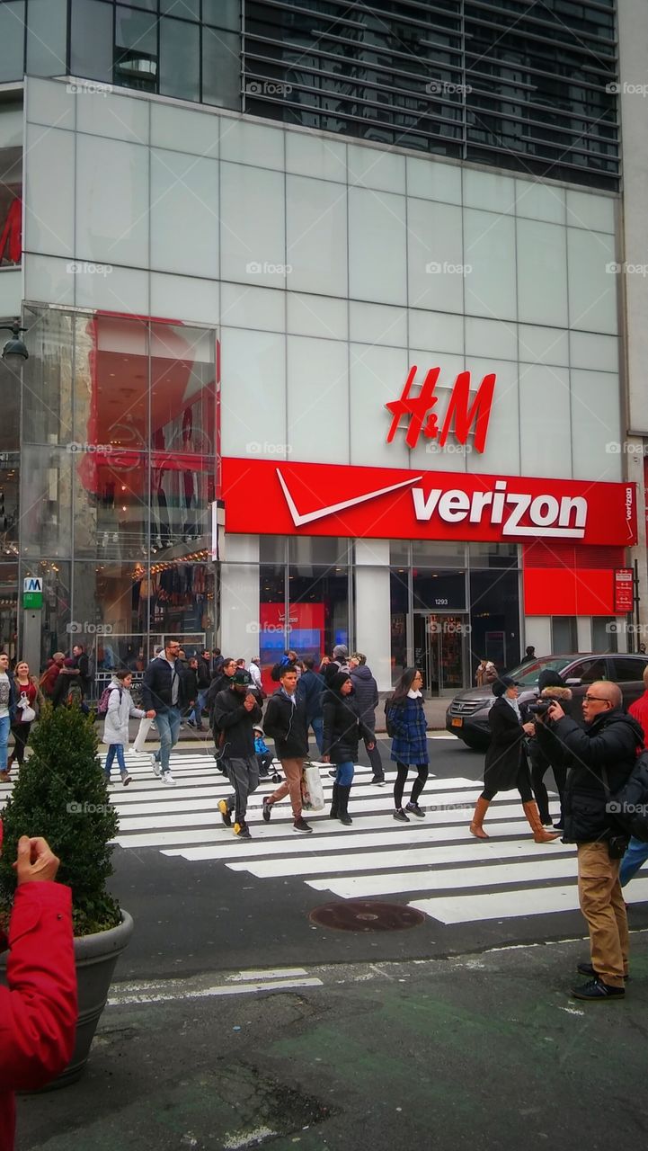 Verizon store front