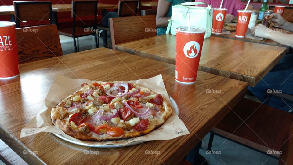 A create-your-own pizza at Blaze Pizza