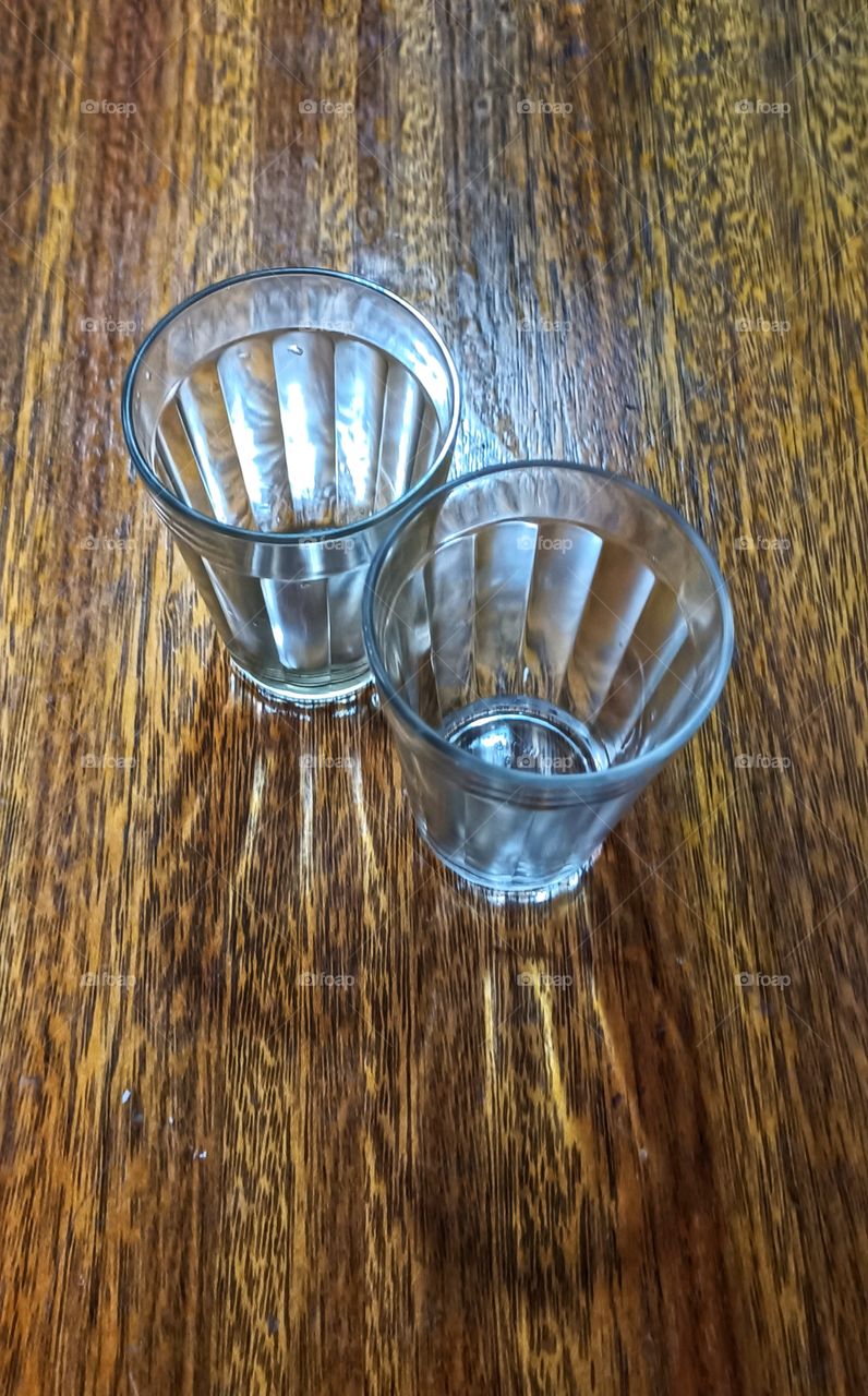 Two glass glasses on the table