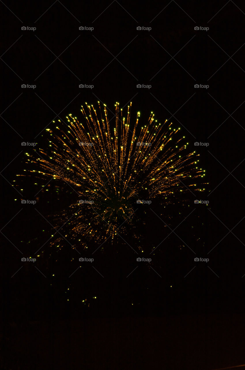 Mágica noche de fuegos artificiales 