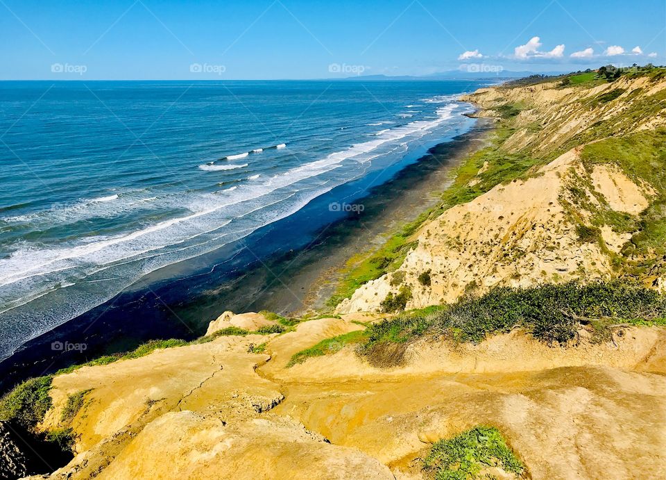 Beautiful coastal panoramic views overlooking Black’s Beach and the Pacific Ocean from in La Jolla, California 