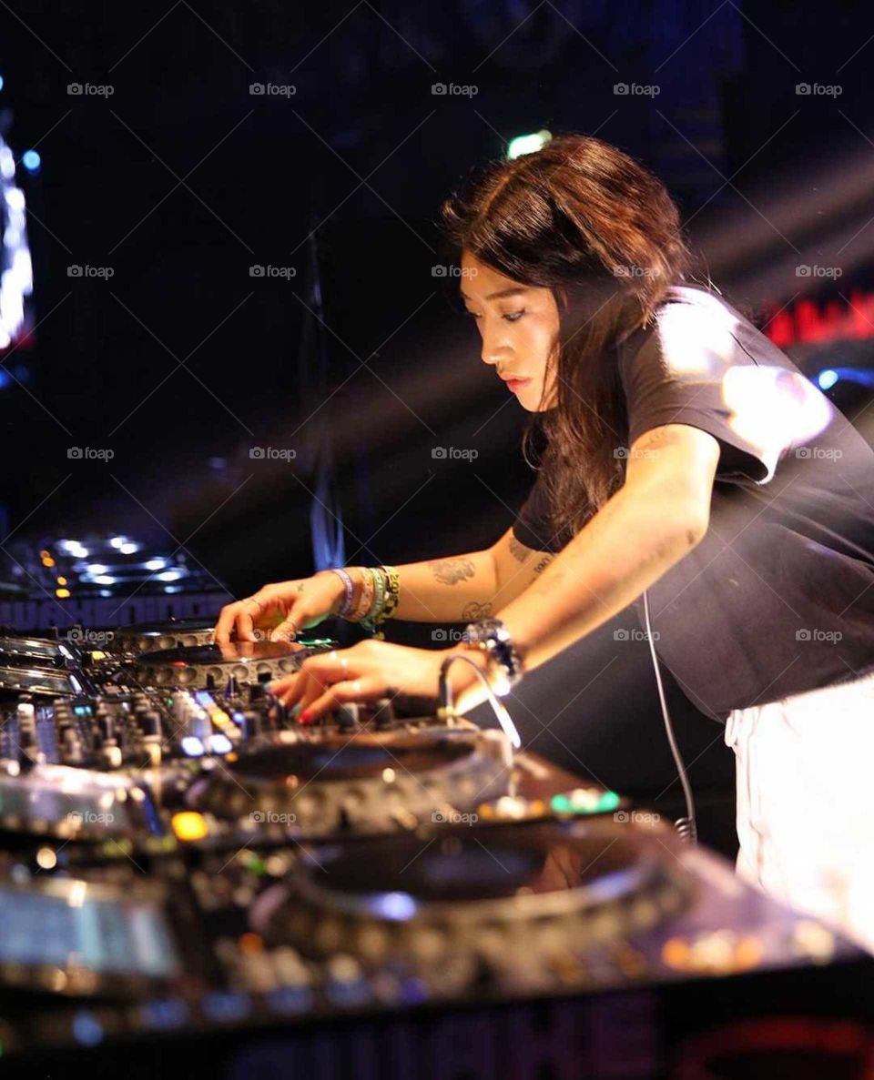 electrónica festival para drogadictos