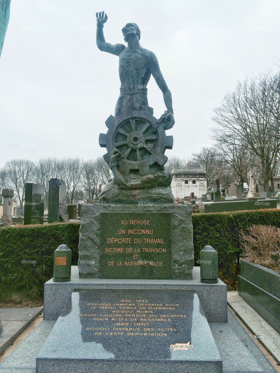 Holocaust memorial Père Lachaise cemetery Paris
