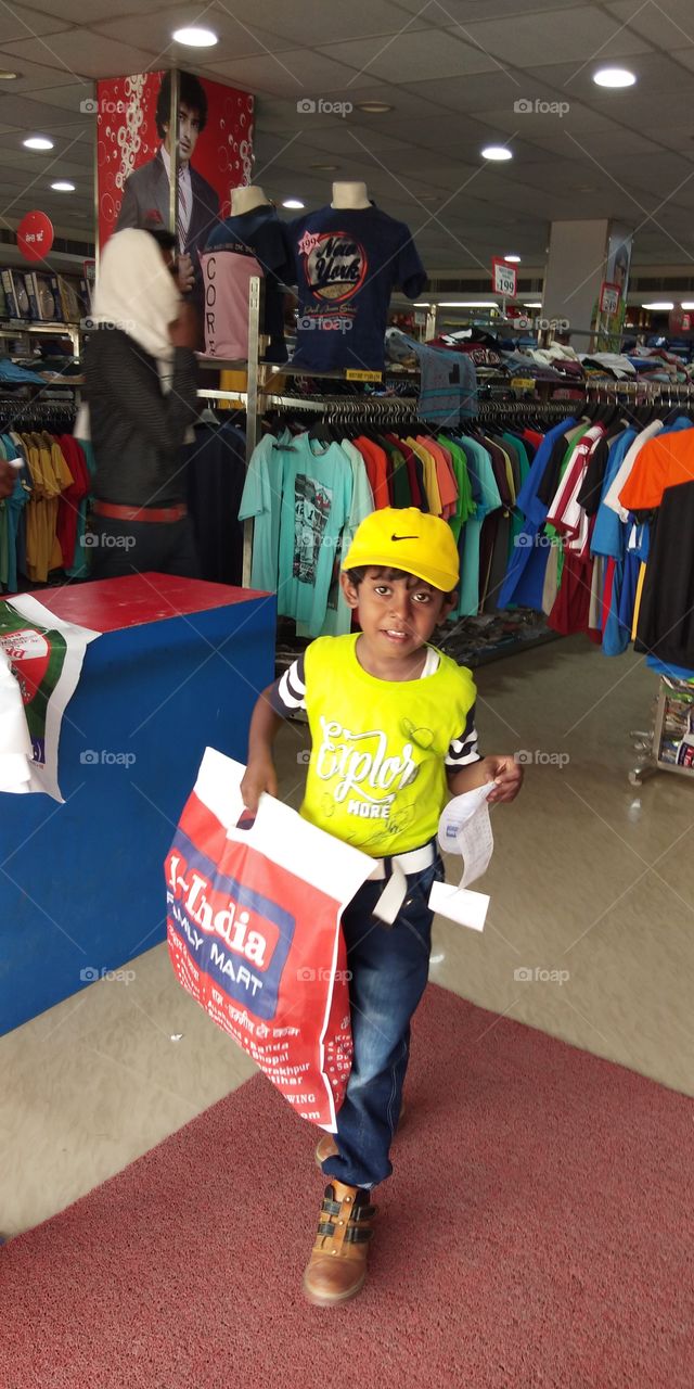 shopping kid