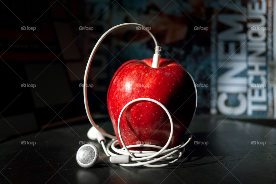 Apple headphone