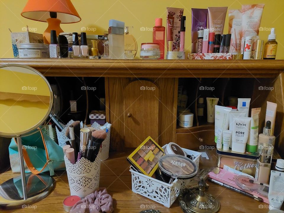Makeup table
