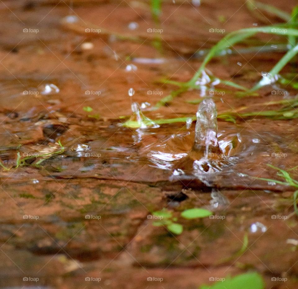 Raindrops are falling