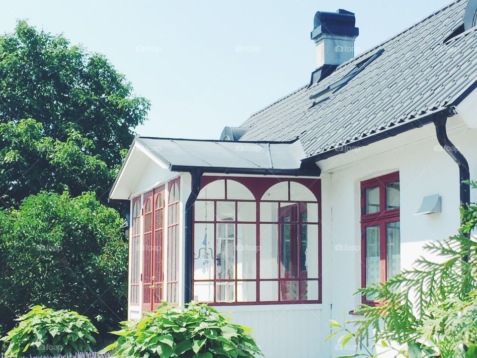 Idyllic white home