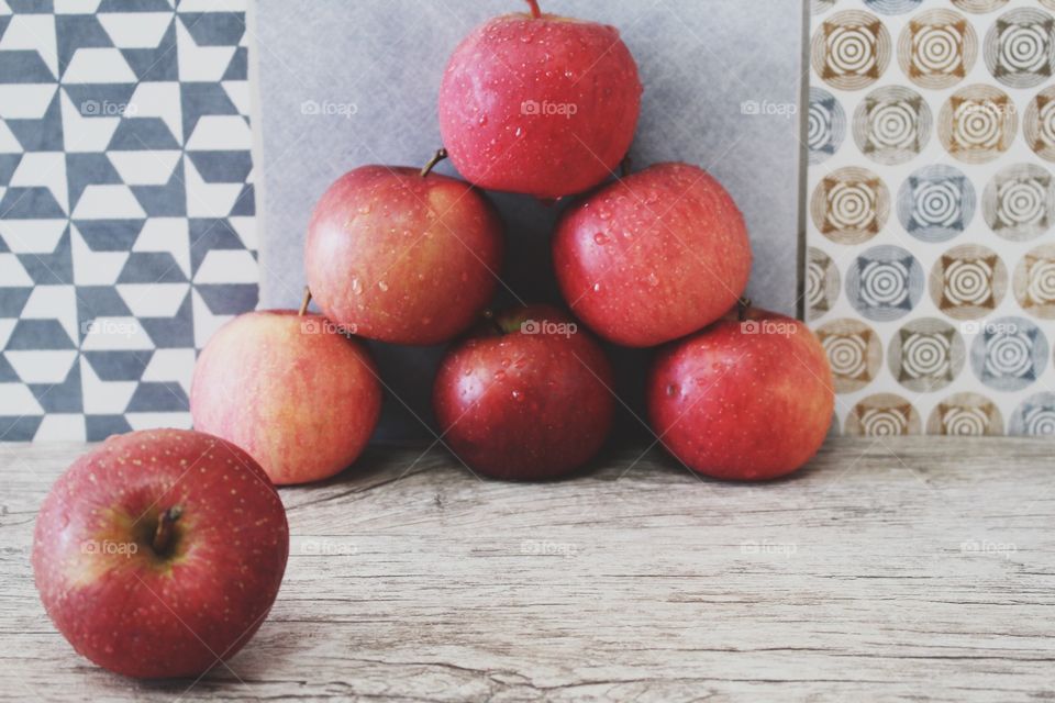 red apples on the table