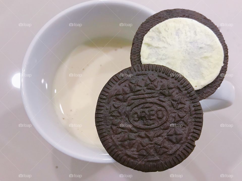 Mild taste with Oreo and milk