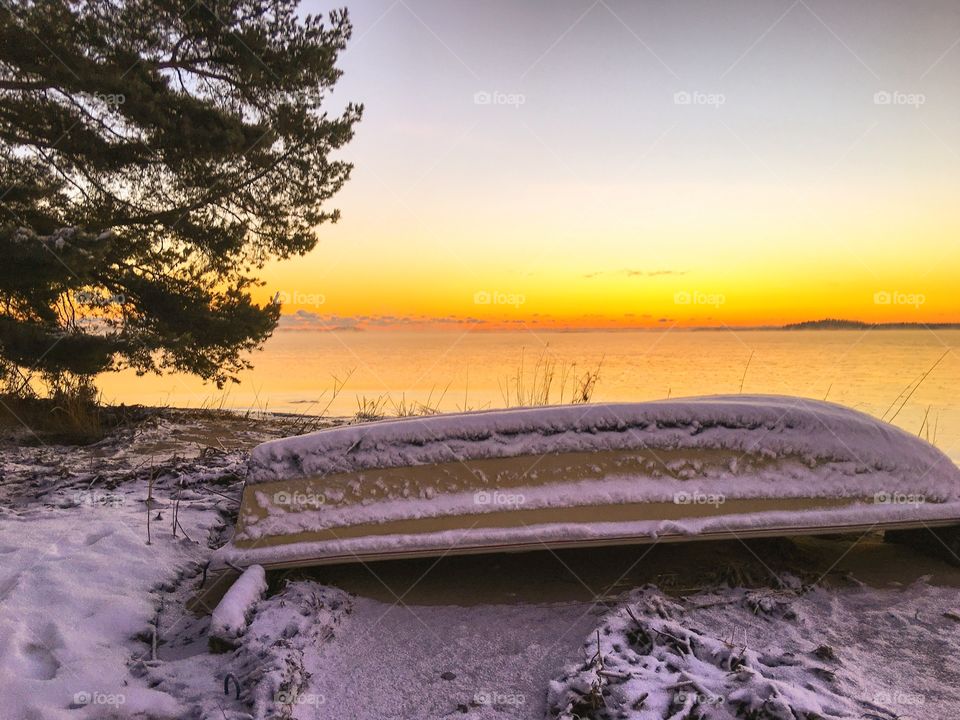 Sunrise view of idyllic sea