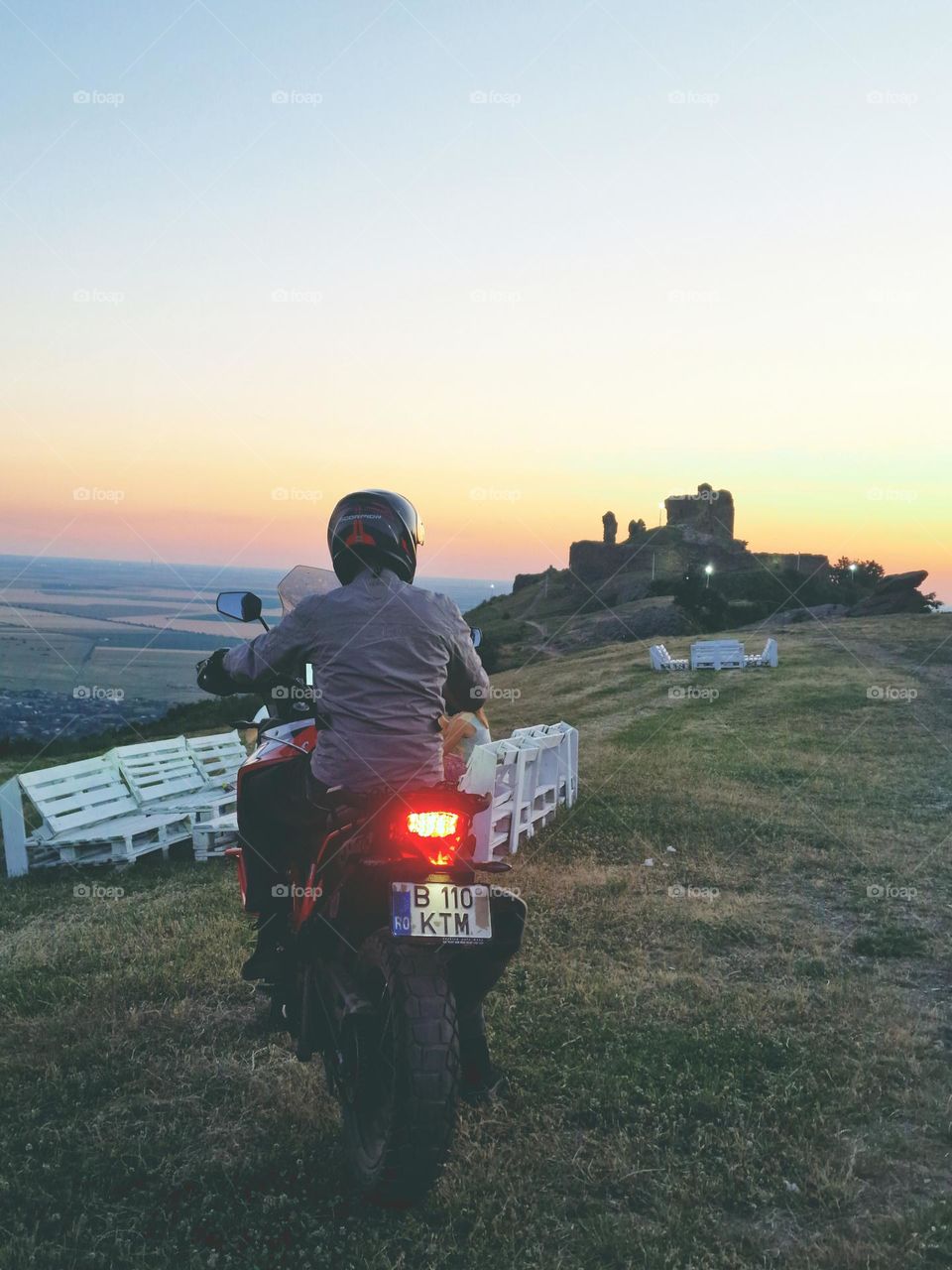 with the motorcycle to the fortress of Şiria