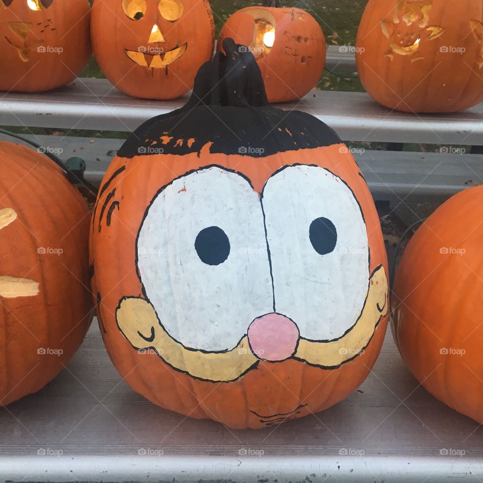 Pumpkin carving with Garfield 