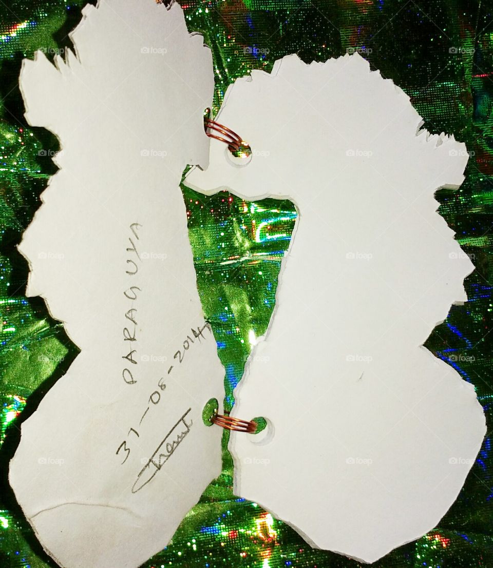 the face book of the country FRANCE.
it's the first book entire the worldwide on it and no one like this till now.
if you want to earn money with it you should download it's first photograph at the first sight and keep it and share it.