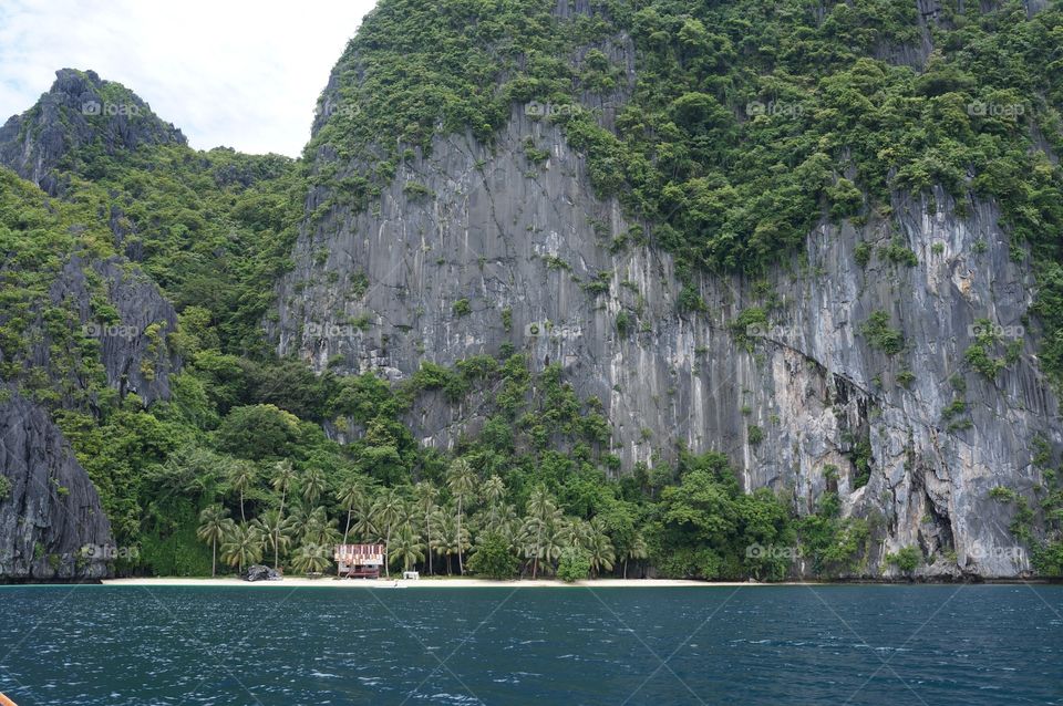 Pinagbuyutan island in El nido, palawan