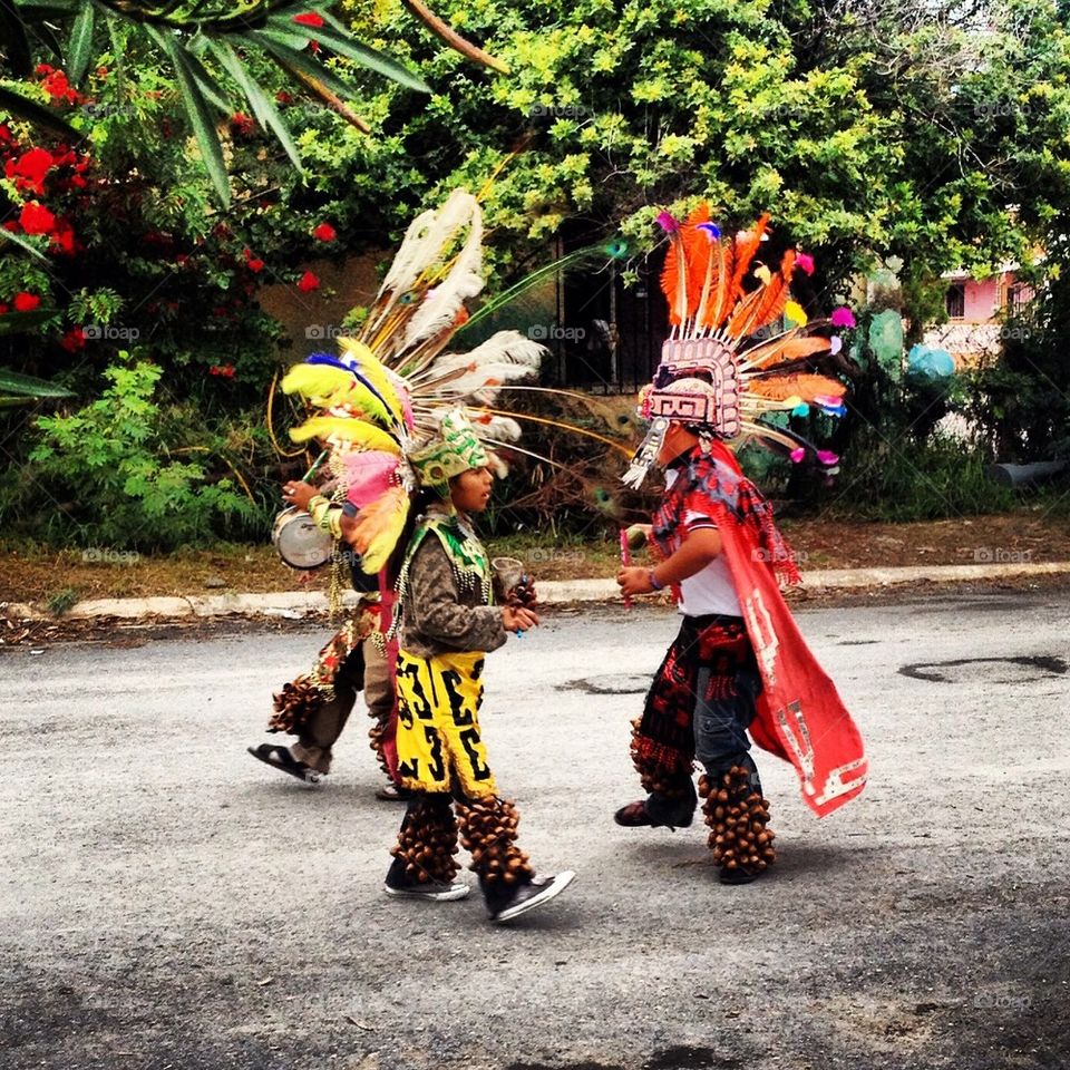 Matachines bailando