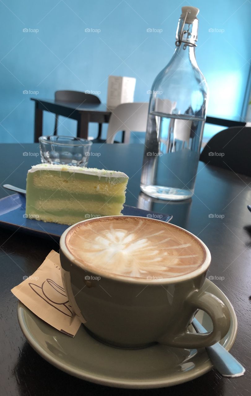 Marvelous layer cake with coffee 