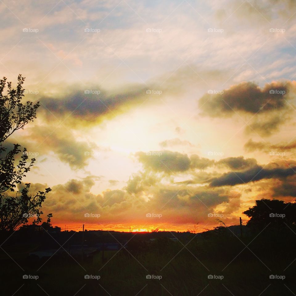 🌅Desperte, Jundiaí. 
Que a jornada diária possa valer a pena!
🍃
#sol #sun #sky #céu #photo #nature #morning #alvorada #natureza #horizonte #fotografia #pictureoftheday #paisagem #inspiração #amanhecer #mobgraphy #mobgrafia #Jundiaí #AmoJundiaí 