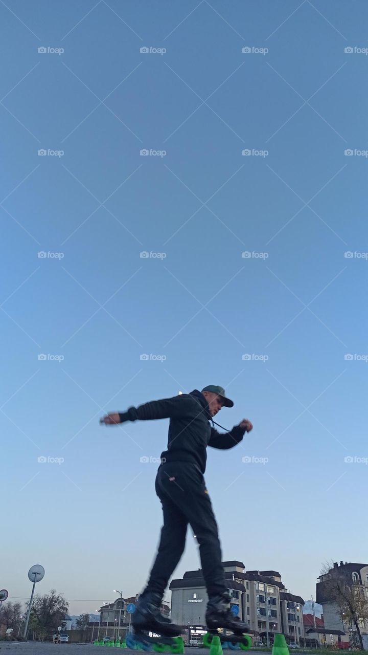 jump, jump over the moon far to the sky Tricks rollerblading