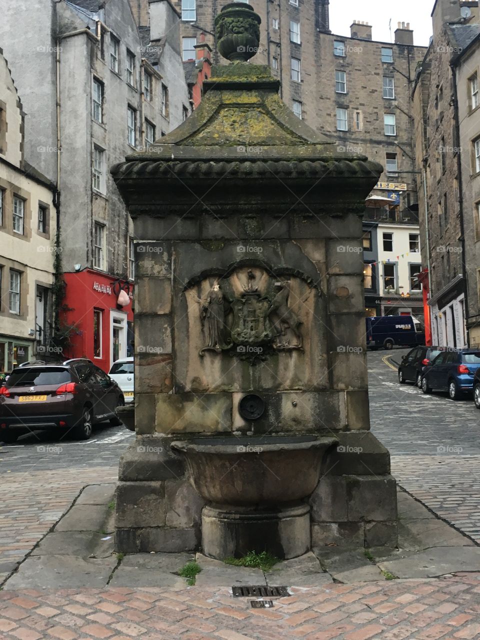 Statue in middle of the street in Edinburgh Scotland 