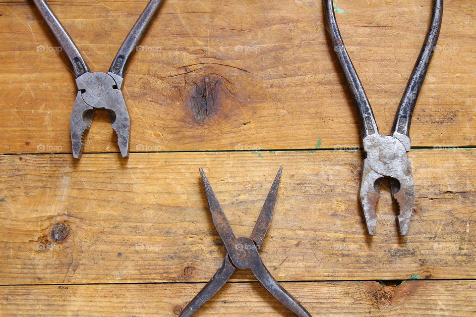 pliers