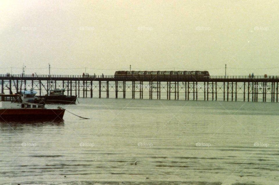 Train on the pier 