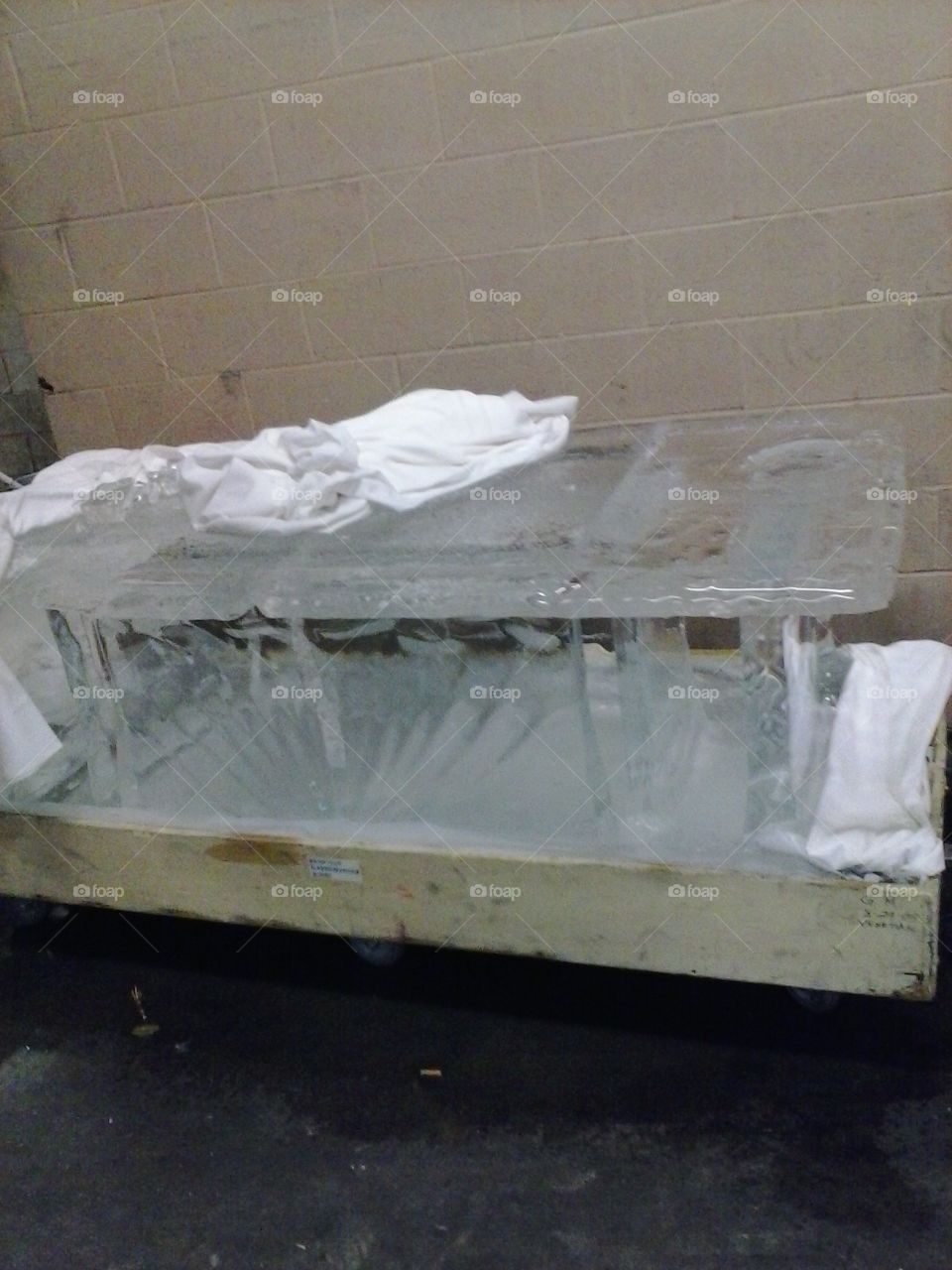 Big ice  cube 