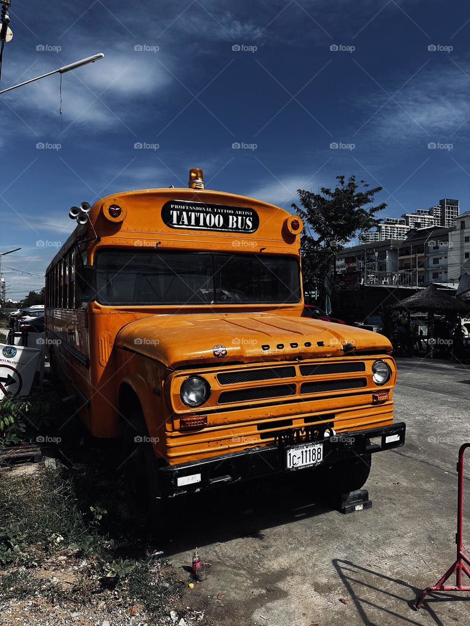 Старый школьный автобус 