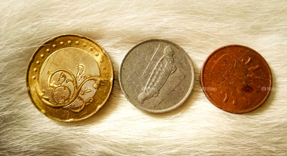 ceiling money collection