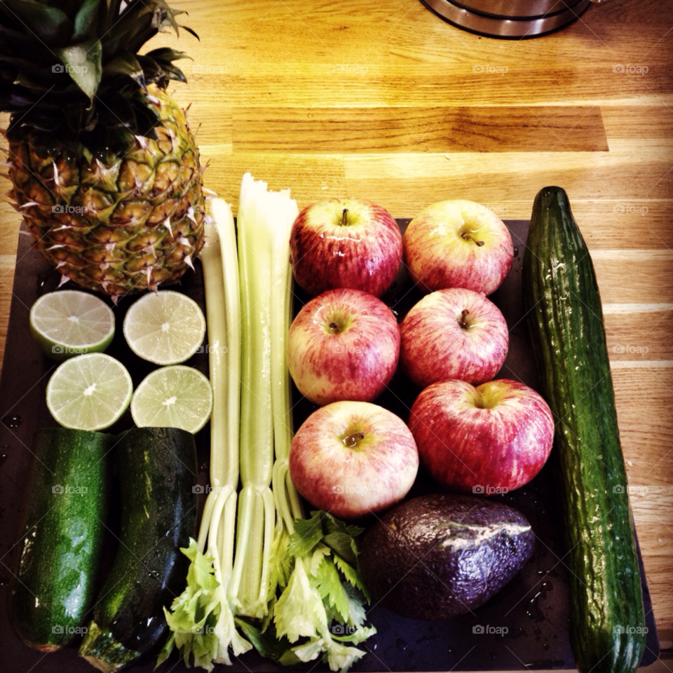 kitchen juice apples cucumber by fatboytim