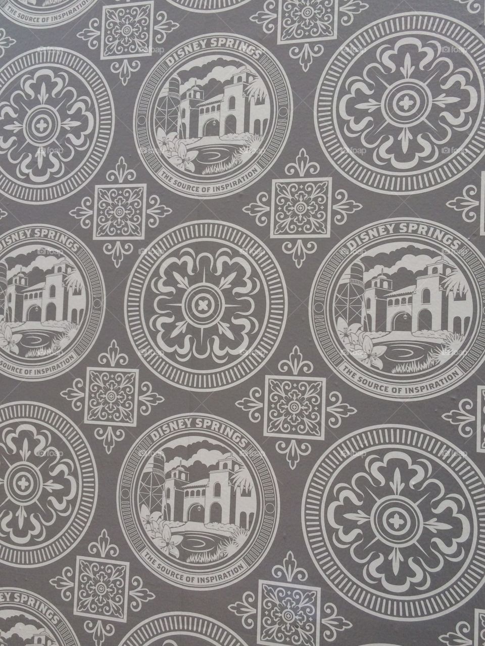 Pattern with white on wall