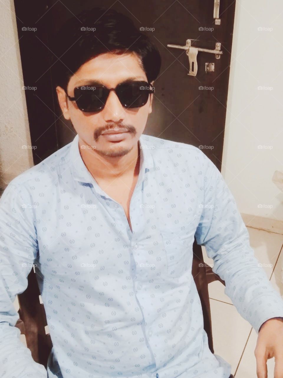 take selfie in indoor picture