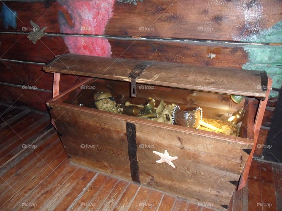 Treasure chest 