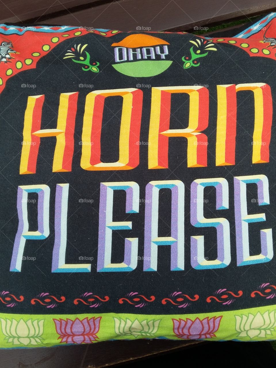 horn please