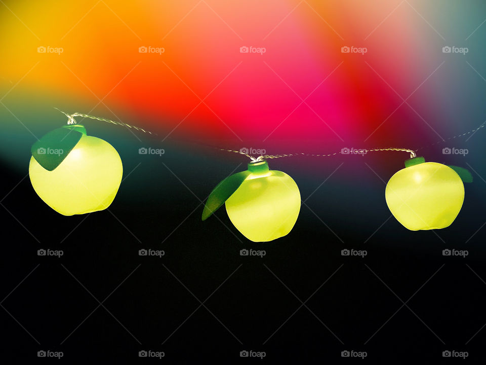Glowing apples 