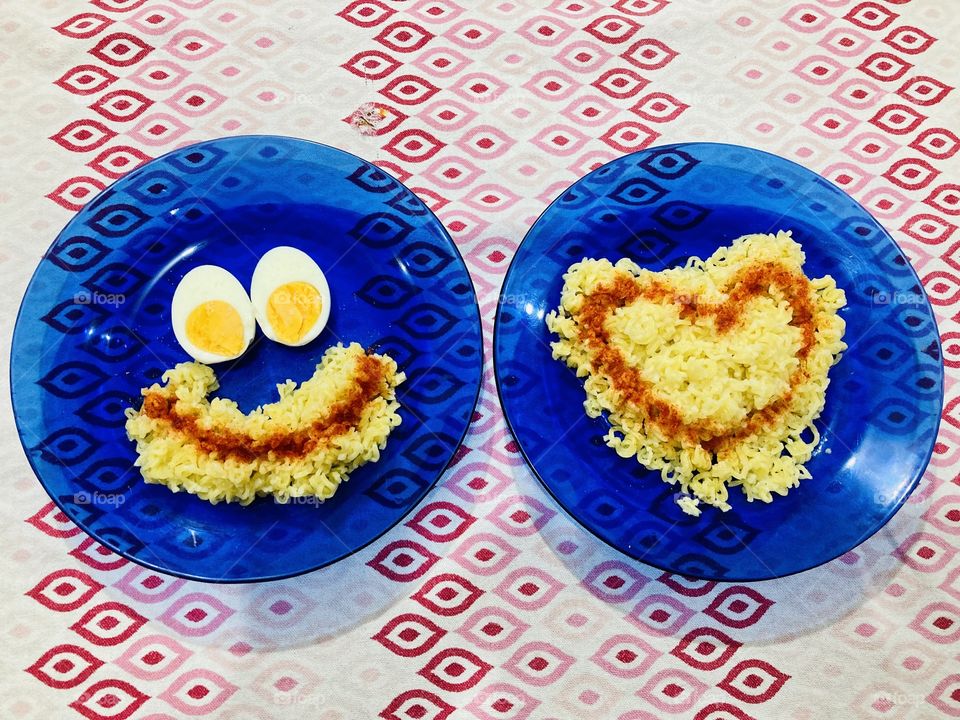 Pasta with a smile, to make the children happy and entertain the meal!  Delicious… / Macarrão com sorriso, para alegras as crianças e divertir a refeição! Que delícia…