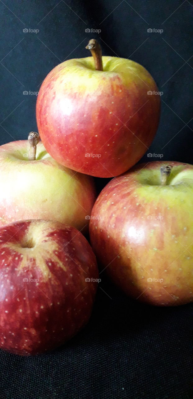 maçãs vermelhas