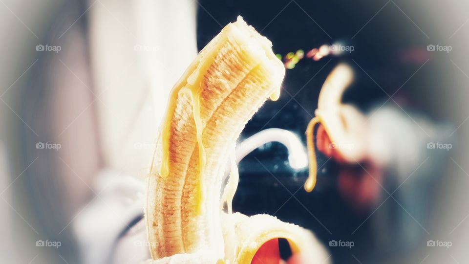 Banana com leite condensado.