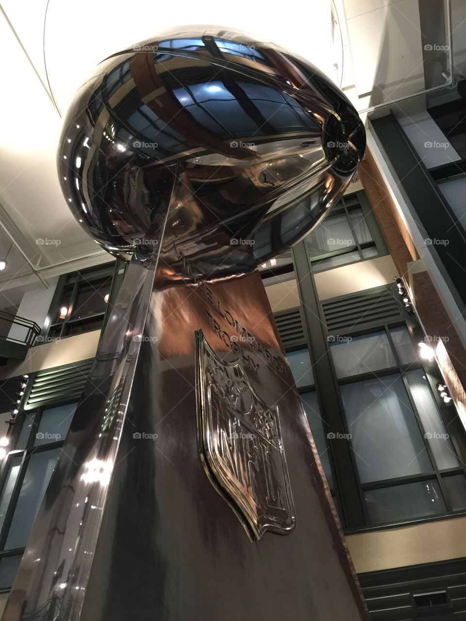 Lombardi trophy . Lombardi trophy 