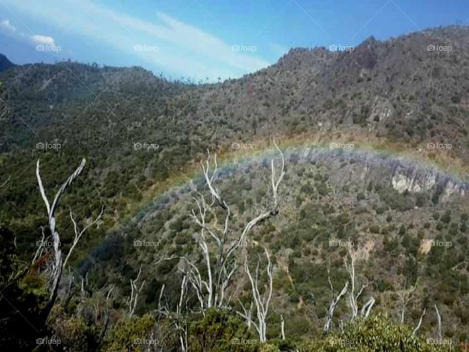 Arcoíris  en el cerro Chirripo en Costa Rica