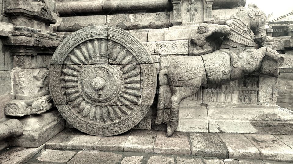 Tarasuram Raja Rajeshwaram temple stone carving