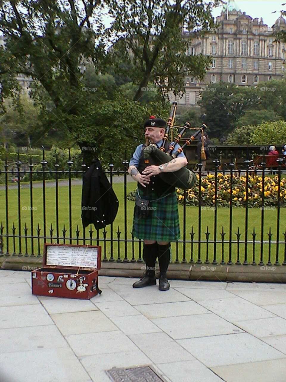 Scottish Pipper