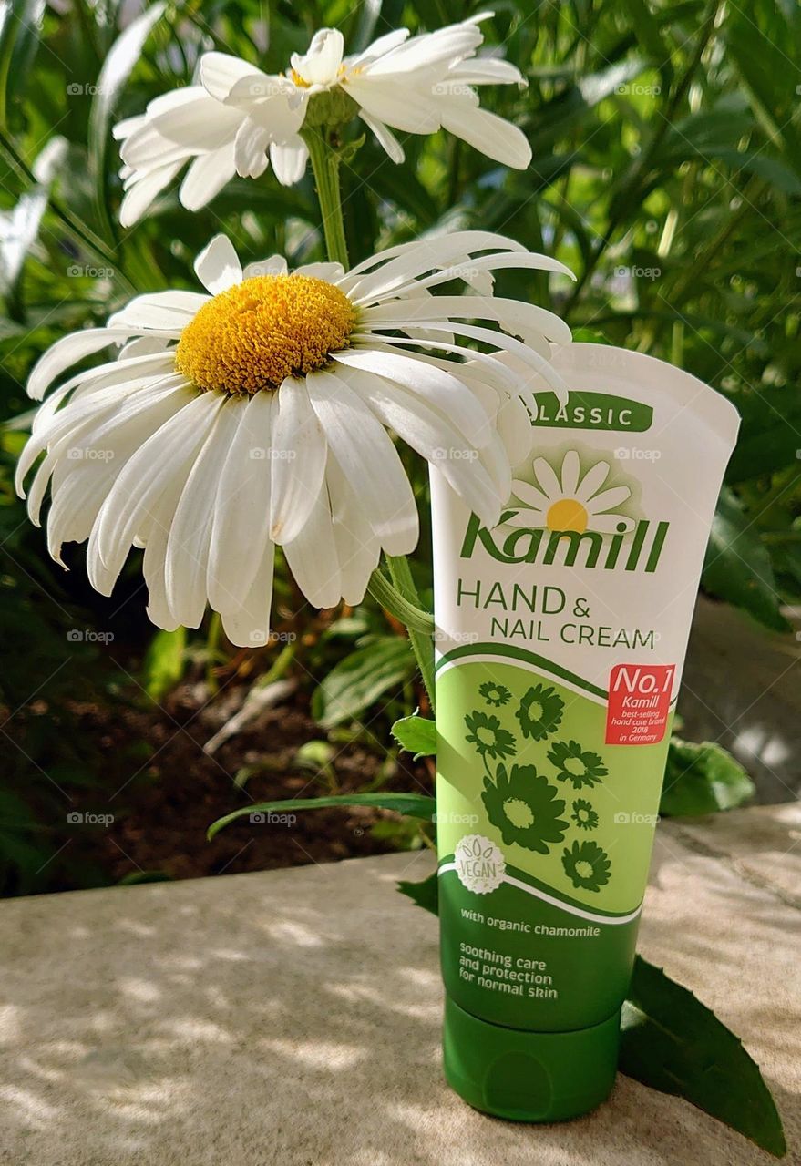 Hand  and nails care 💚🤍 Kamill 🌼 Use cream for hands everywhere and when you work gardening 💚🌼🤍