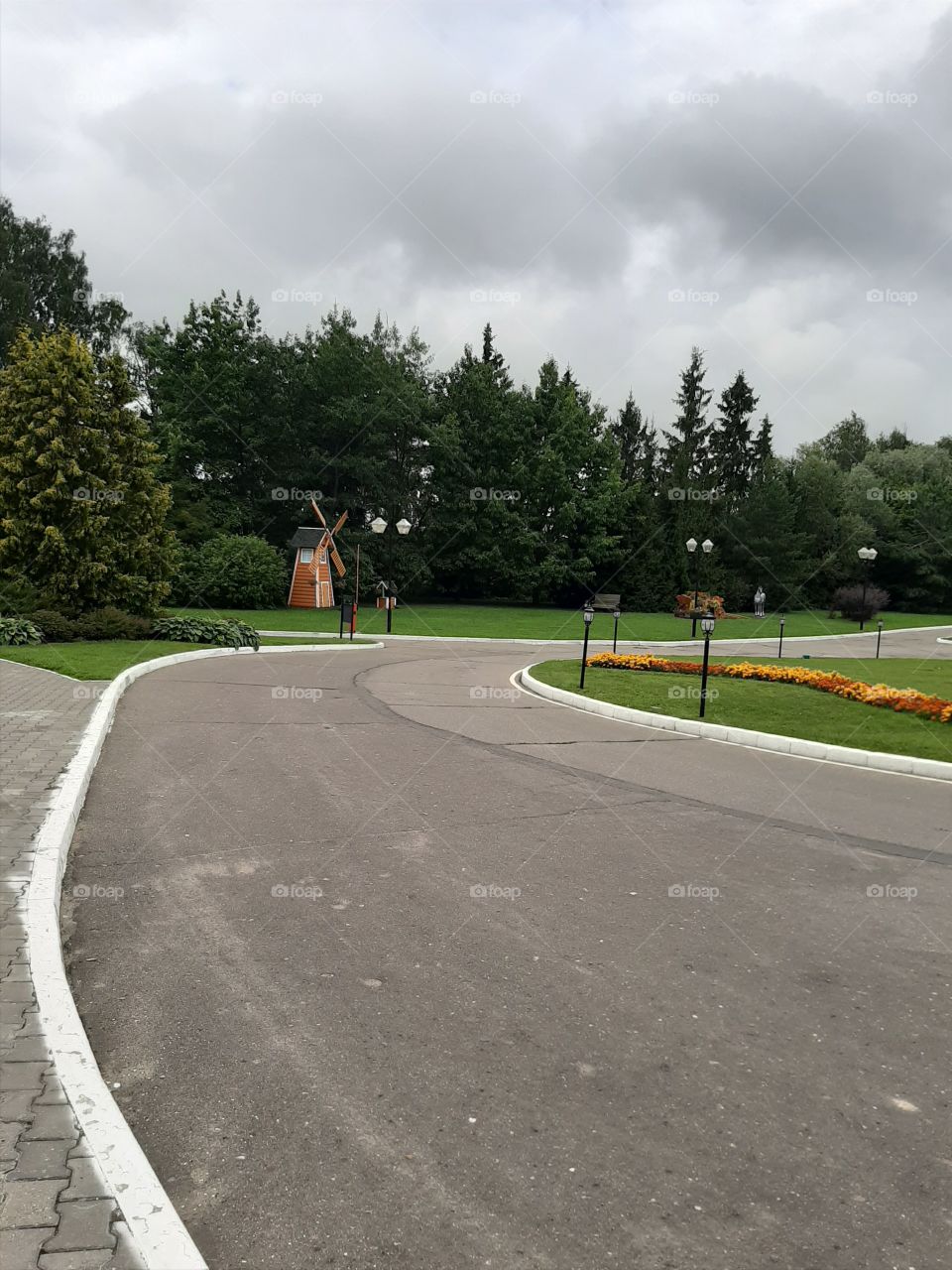 здесь   и   мельница  есть!