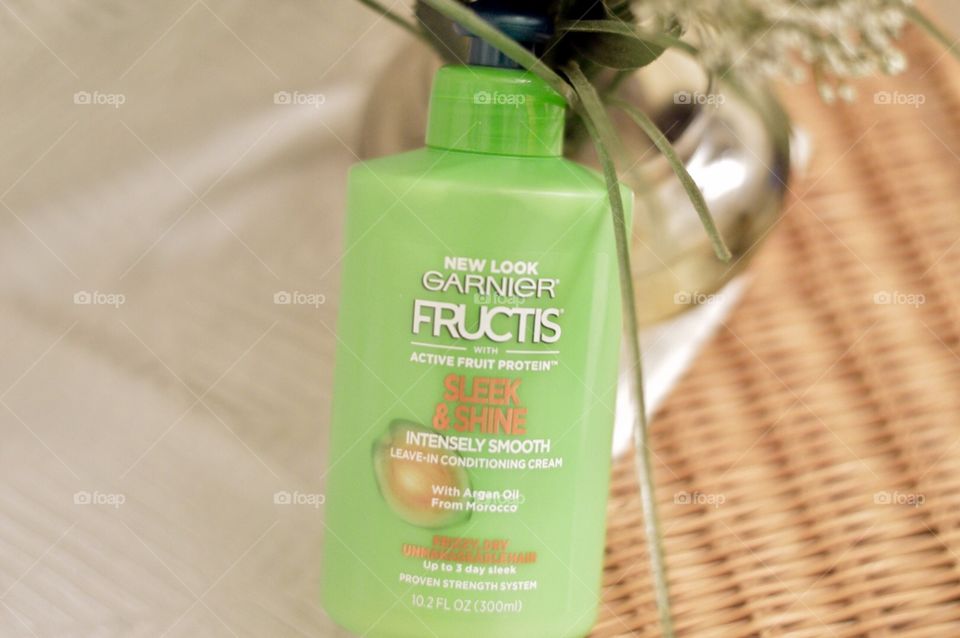 Garnier sleek and shine intensely smooth on a white background