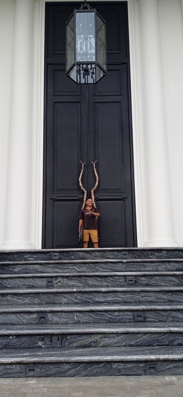 big door, main door, home door