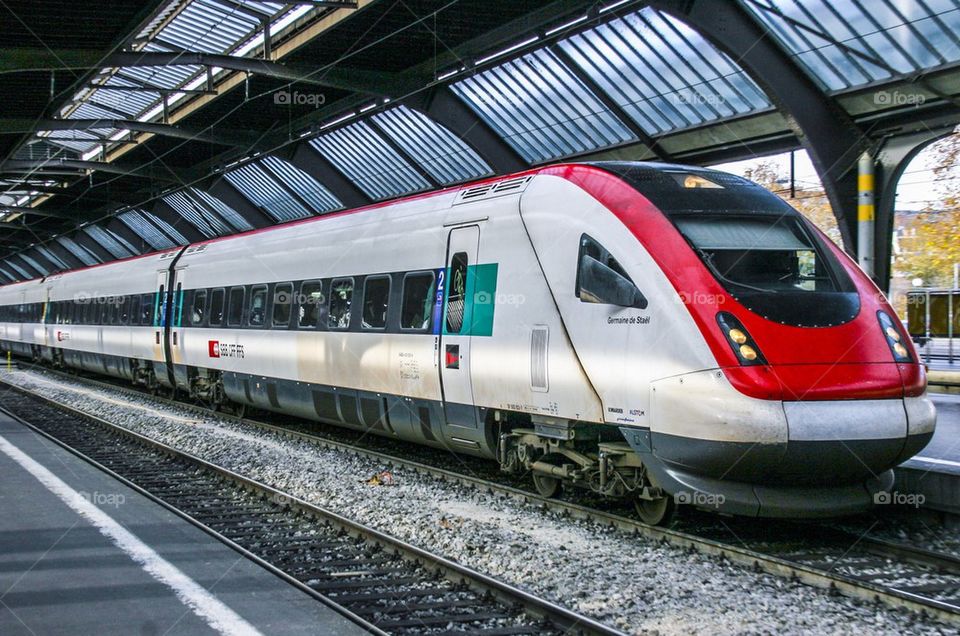 SBB IC 2000 TRAINS AT ZURICH HAUPT BAHN-HOF