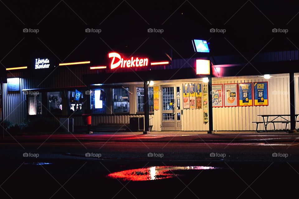 Store at night. Store in sweden at night