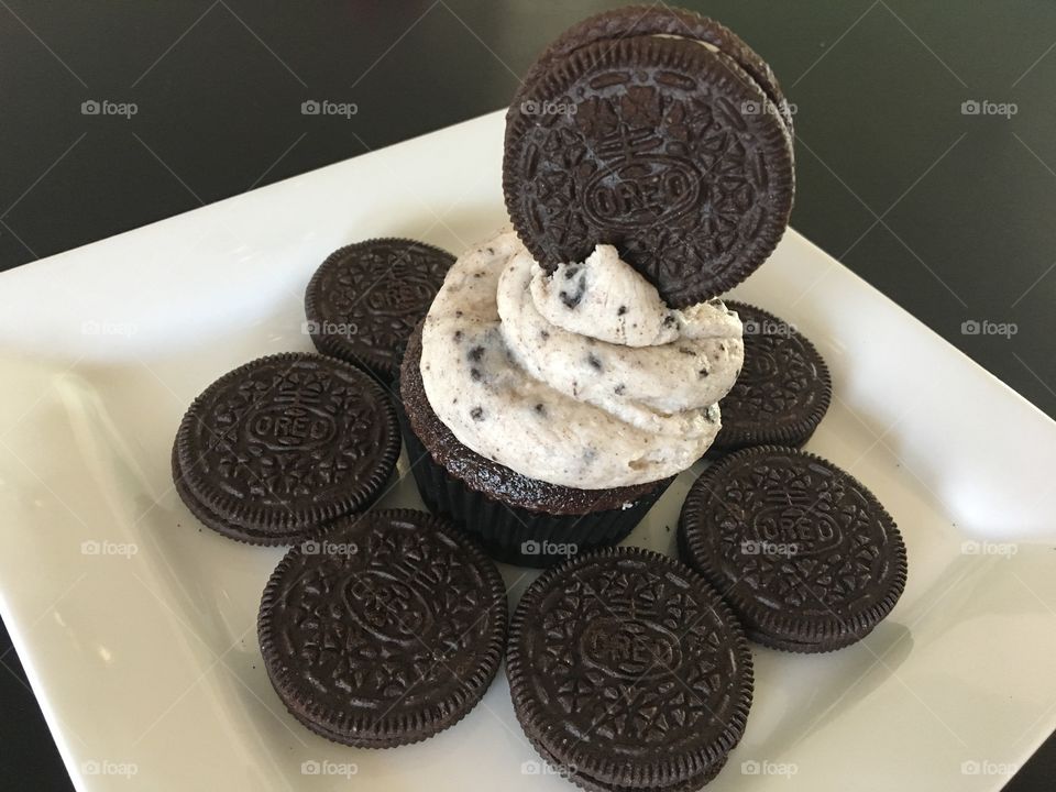 Oreo Cupcakes with Oreo Buttercream Icing